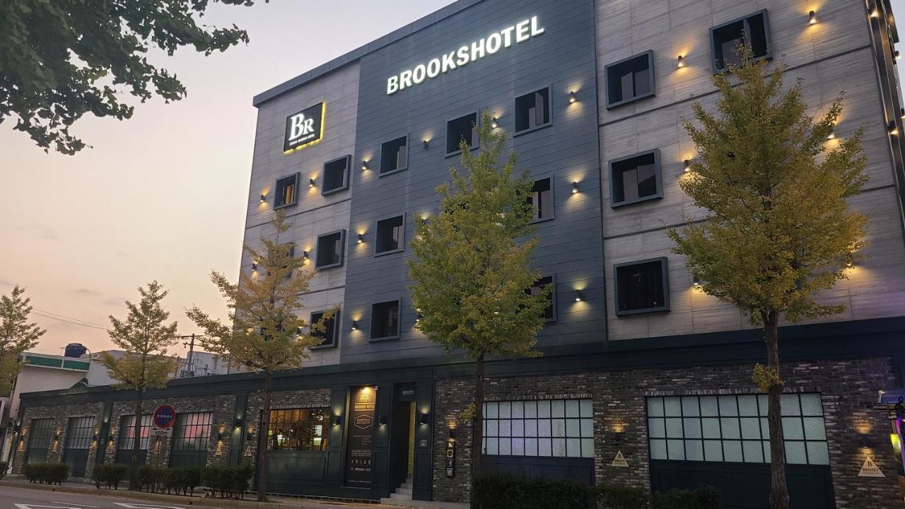 Brooks Hotel Tchongjong Exteriér fotografie